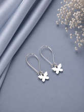 Flat butterfly loops in pure silver