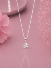 Small Om pendant with an 18'' chain in pure silver