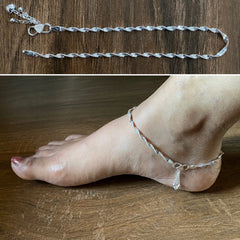 Shining twisted pattern anklet in pure silver with charms