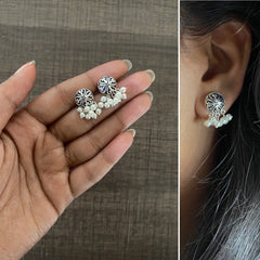 1 cm diameter oxidized finish carving work studs with pearl clusters in pure silver