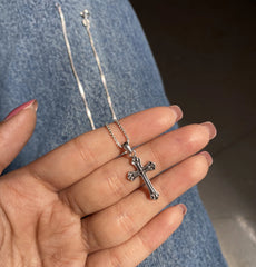 Divine carving work cross pendant with an 18’’ chain in pure silver