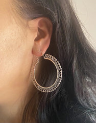 Cut work 5.2 cm balis in pure silver