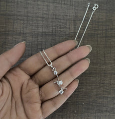 3 small stone pendant with an 18'' chain in pure silver