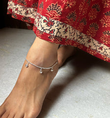Three hearts 10.5inch adjustable anklet in pure silver