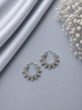Small rava work edgy balis in pure silver