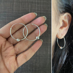 2.5 cm thin balis with round beads in pure silver