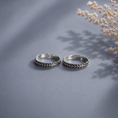 Tiny leaf pattern toe ring in pure silver (one pair)