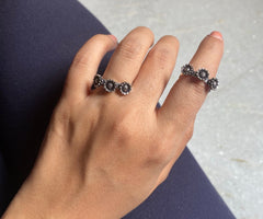 Three flower antique finish adjustable rings in pure silver (one pair)