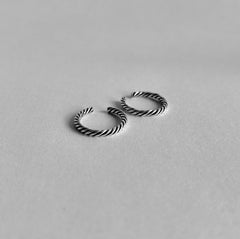 Twisty adjustable toe ring in pure silver (one pair)