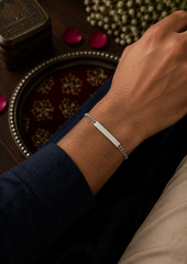 Trendy flat center chain style bracelet in pure silver