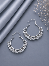 4 cm diameter balis with pearl clusters in pure silver