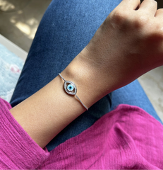 Evil eye and cz stone adjustable 7 inch long bracelet in pure silver