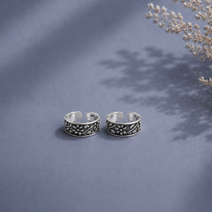 Floral carving and rava work toe ring in pure silver (one pair)