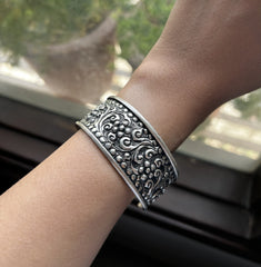 Free size intricate carving work kada in pure silver