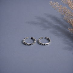 Twisty adjustable toe ring in pure silver (one pair)