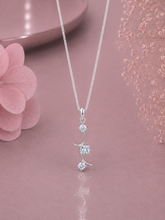 3 small stone pendant with an 18'' chain in pure silver
