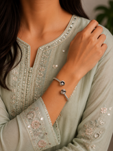 Knotted ends spiral texture kada in pure silver