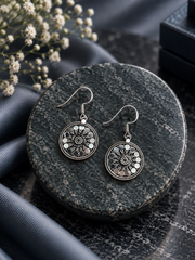 1.9 cm diameter flat-round coin like earring in pure silver