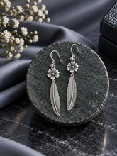 Flower and leaf pattern hangings in pure silver