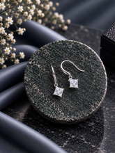 7mm cz stone square-diamond pattern hangings made in pure silver