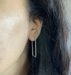 Sleek rectangle balis in pure silver