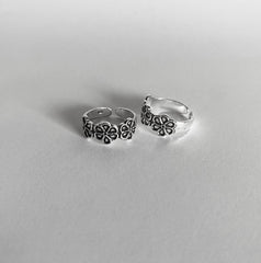 Three flower toe ring in pure silver (one pair)