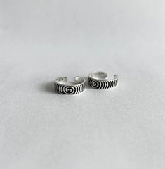 Rose outline toe ring in pure silver (one pair)