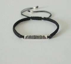 'Friends' pattern adjustable hand braided bracelet made in pure silver