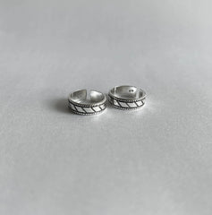 Slant cut pattern geometric toe ring in pure silver (one pair)
