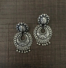 Intricate leaf border antique finish earrings in pure silver