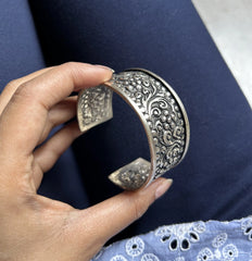 Free size intricate carving work kada in pure silver
