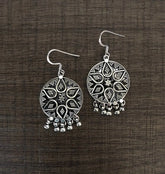 Rava carving work round earrings in pure silver