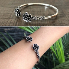 Big Rose motif ends plain kada in pure silver