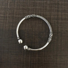 Rounded ends spiral wire pattern kada in pure silver