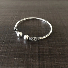 Rounded ends carving work kada in pure silver