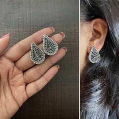 Tear drop pattern carving work and rava border antique studs in pure silver