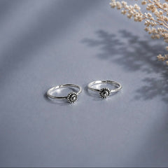 Small round elevated rava motif thin band toe ring in pure silver (one pair)