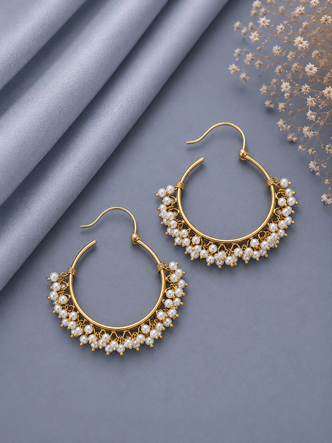 4 cm balis with pearl clusters and 22 kt. gold plating in pure silver