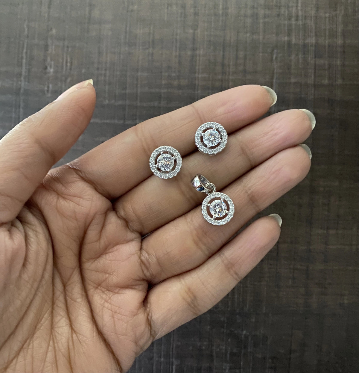 9mm multiple cz stone studs with a matching pendant in pure silver