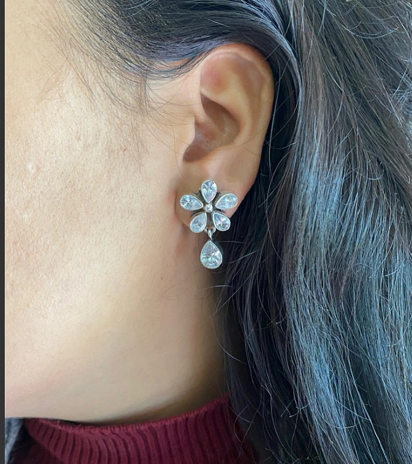 Flower with tear drop cz stone bezel setting studs in pure silver