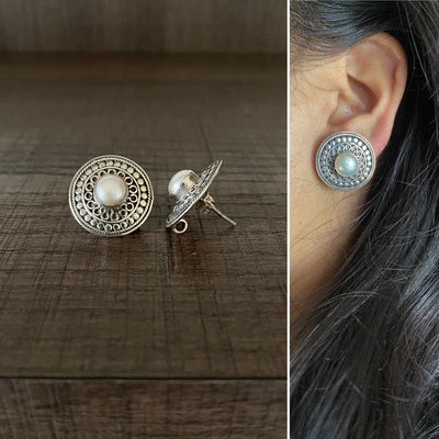 2 cm diameter carving rava work studs with a pearl center in pure silver