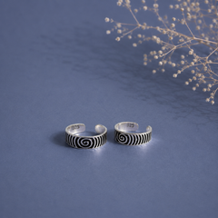 Rose outline toe ring in pure silver (one pair)