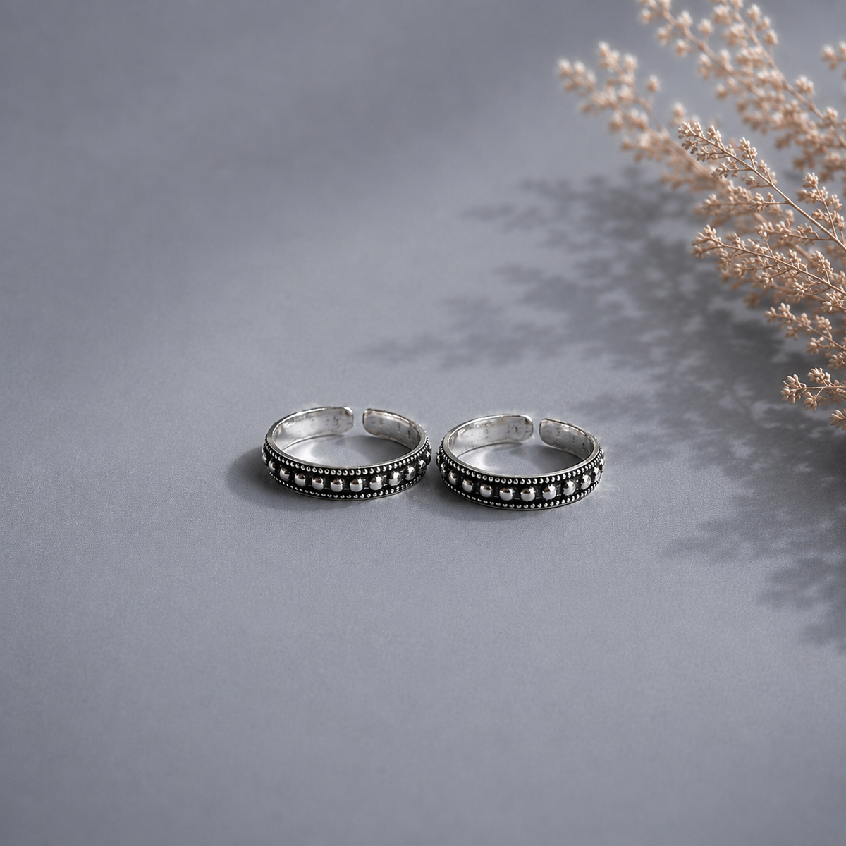 Round ball pattern rava work toe ring in pure silver (one pair)