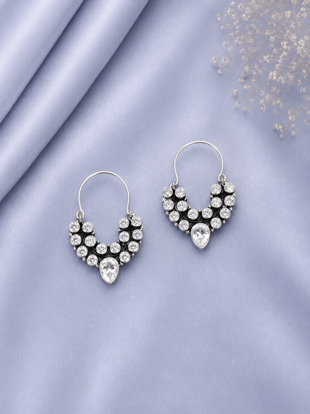 White cz cut stone bezel setting balis in pure silver