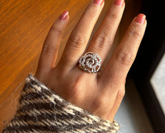 Studded rose pattern ring in pure silver