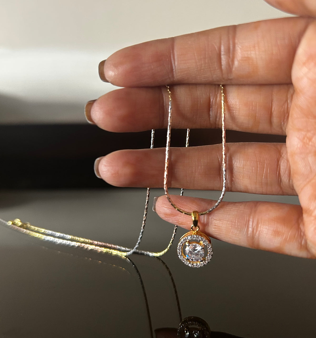 Three tone plating 18inch chain with 1.1cm multi cz halo round stone pendant in 22kt gold plating, all made pure 925 silver