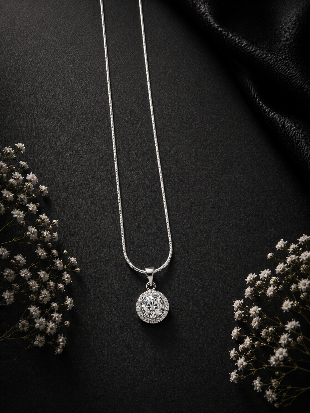 Solitaire center halo cz setting pendant with a 20inch shiny chain in pure silver