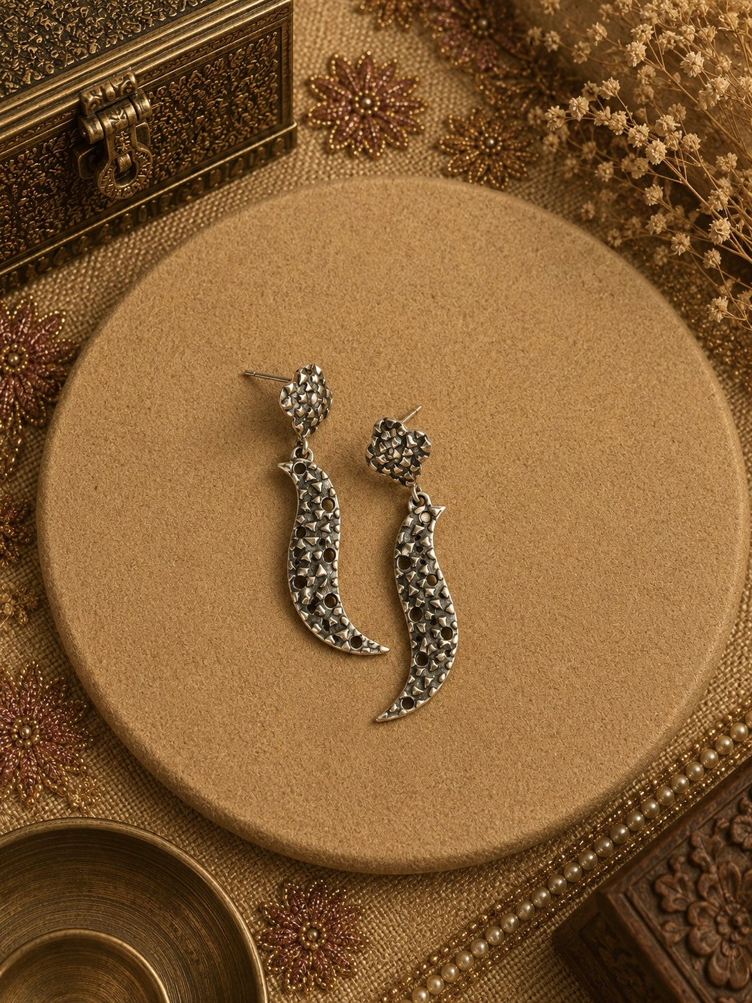 Flower and knife pattern beaten texture dangling studs in pure silver