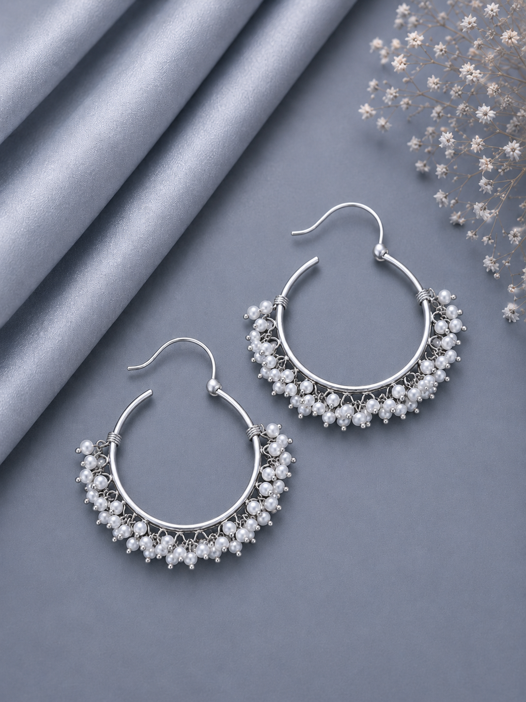 4 cm diameter balis with pearl clusters in pure silver