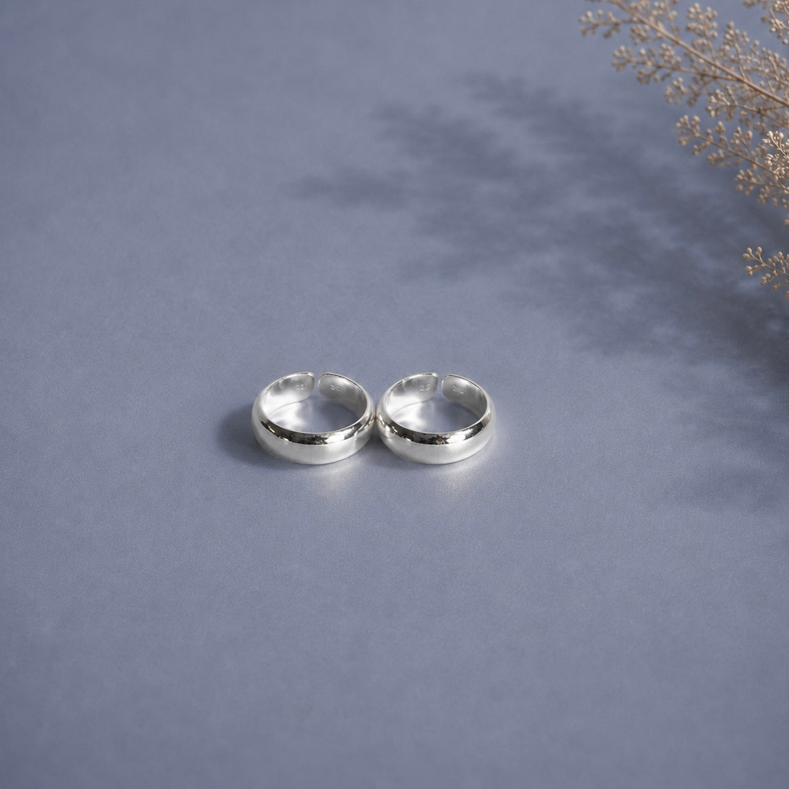 Minimal plain band toe ring in pure silver (one pair)
